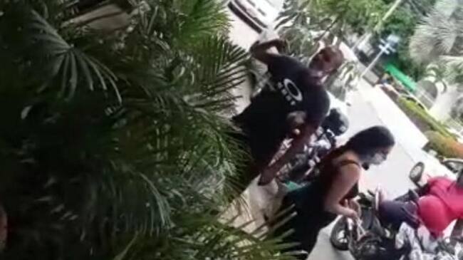 El hecho ocurrió en las afueras de una reconocida tienda ubicada sobre la avenida Jiménez