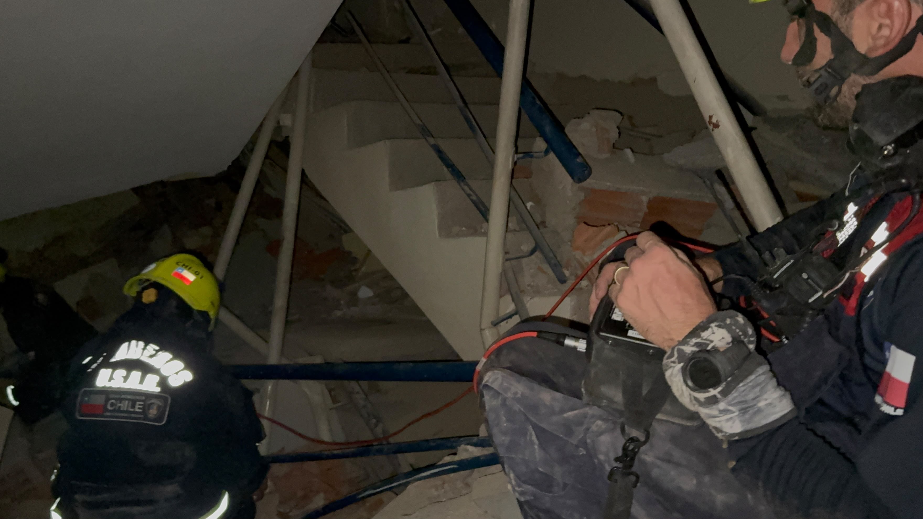 Operación de rescate de Hernán Gil en Venezuela tras terremotos. Fotos: USAR Bomberos de Chile