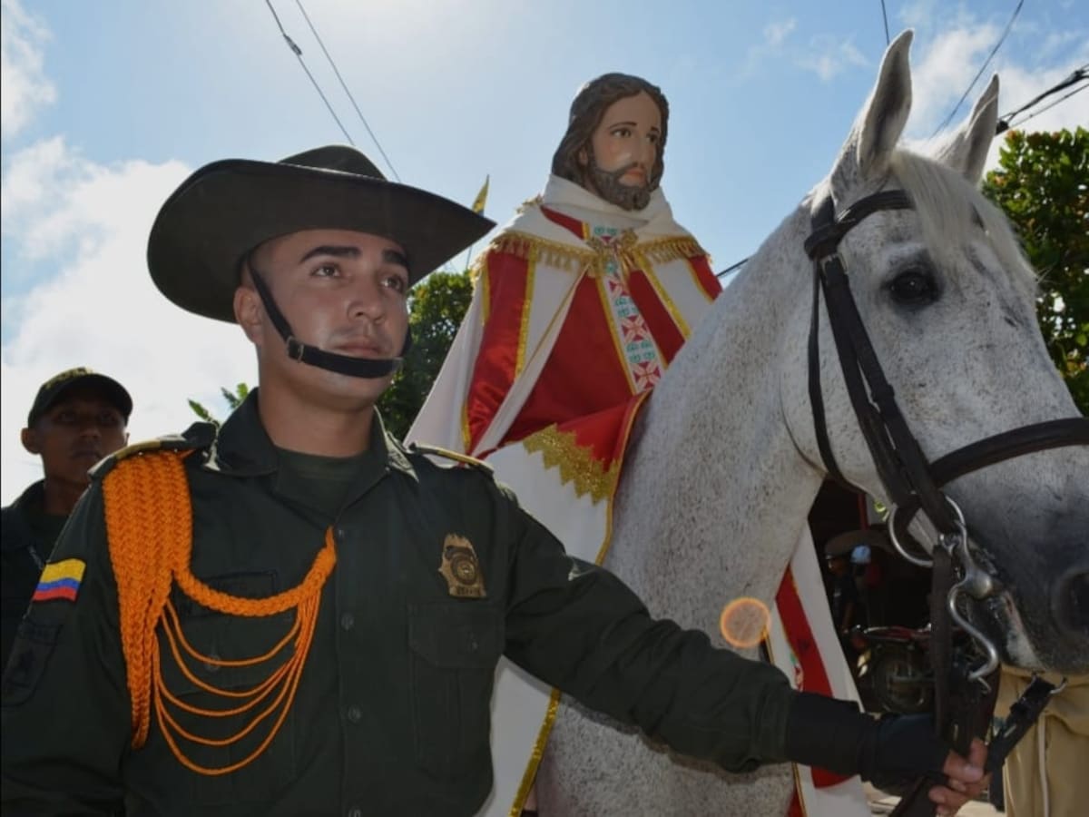Policía de Bolívar realiza patrullajes a caballo evitando venta de palma de cera