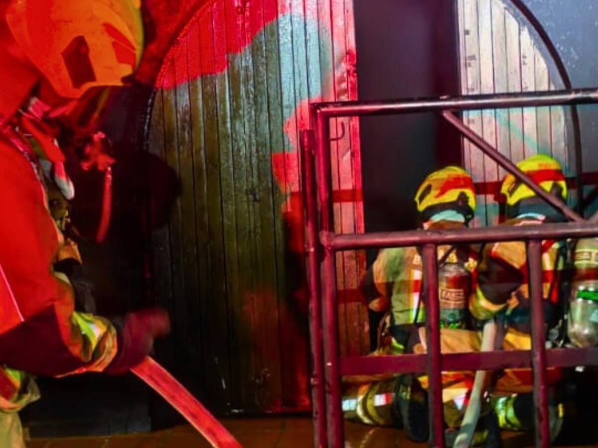 Imágenes | Se incendió un salón de eventos de la zona rosa en Bucaramanga