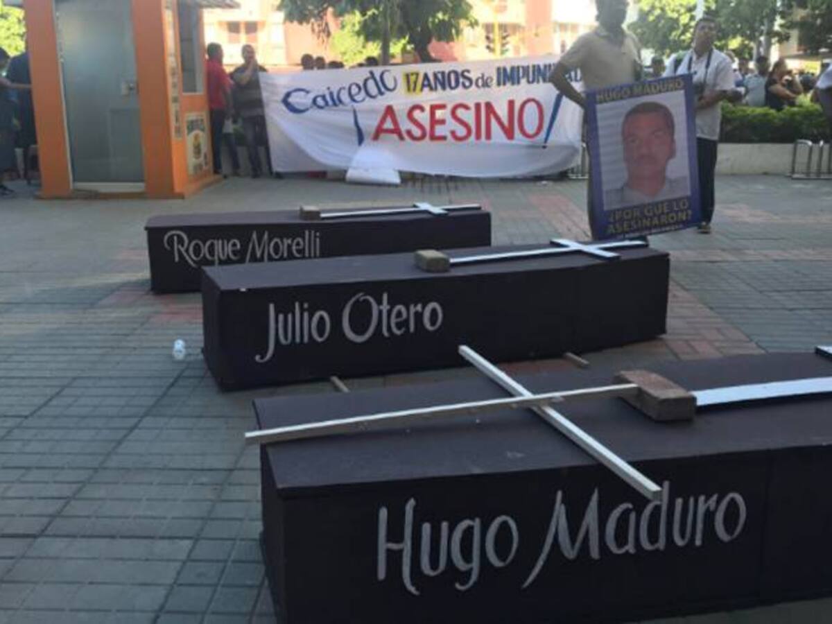 Con ataúdes, familiares de víctimas de Unimagdalena claman justicia