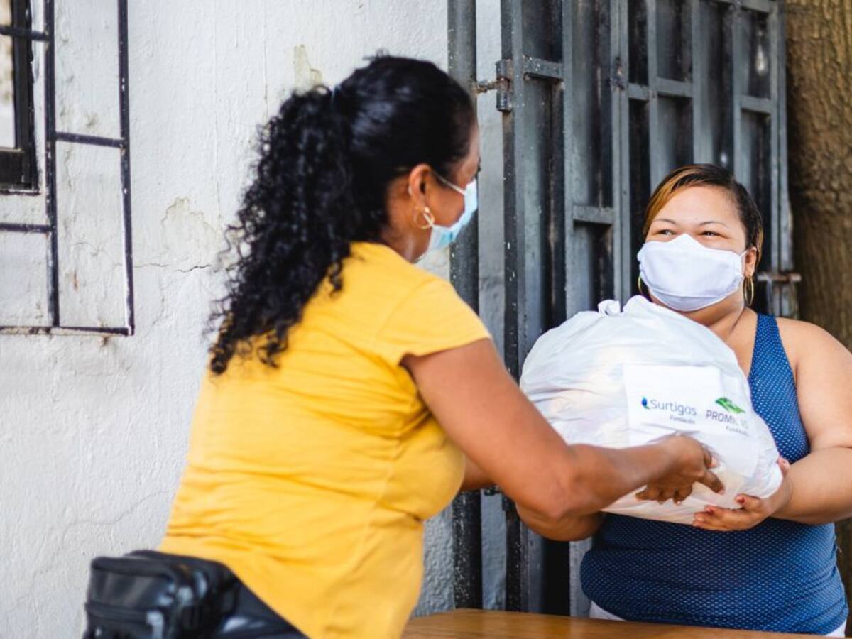 Surtigas entrega una donación para afectados por IOTA en Cartagena