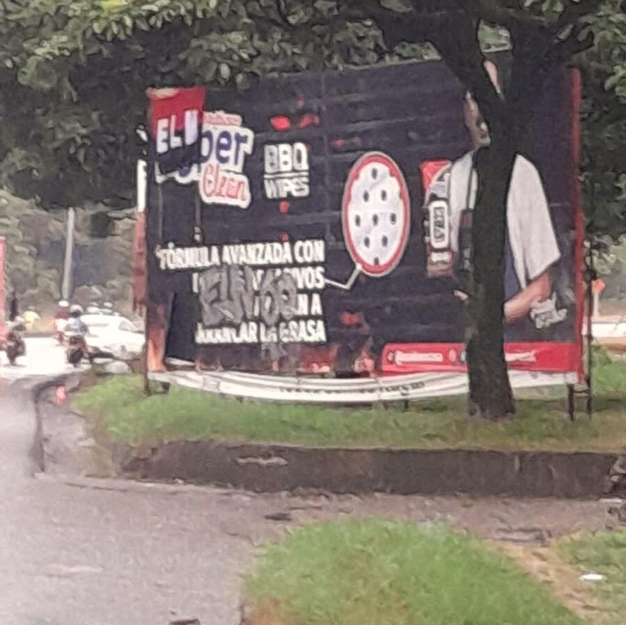Esta fue la bandera que identificaron los transeúntes en la Autopista Sur. Foto: cortesía.