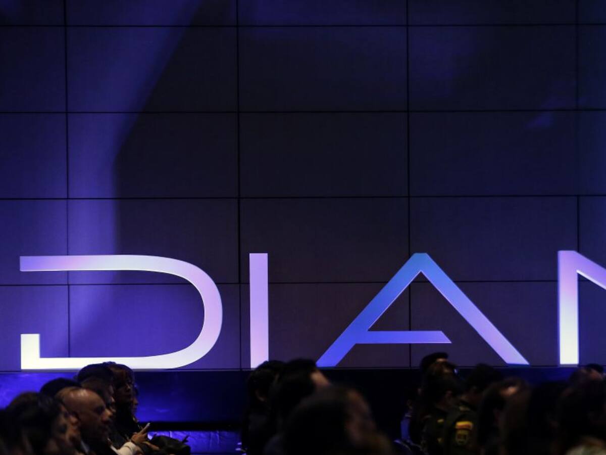 Destituido por 18 años hechos de corrupción Ómar Ambuila