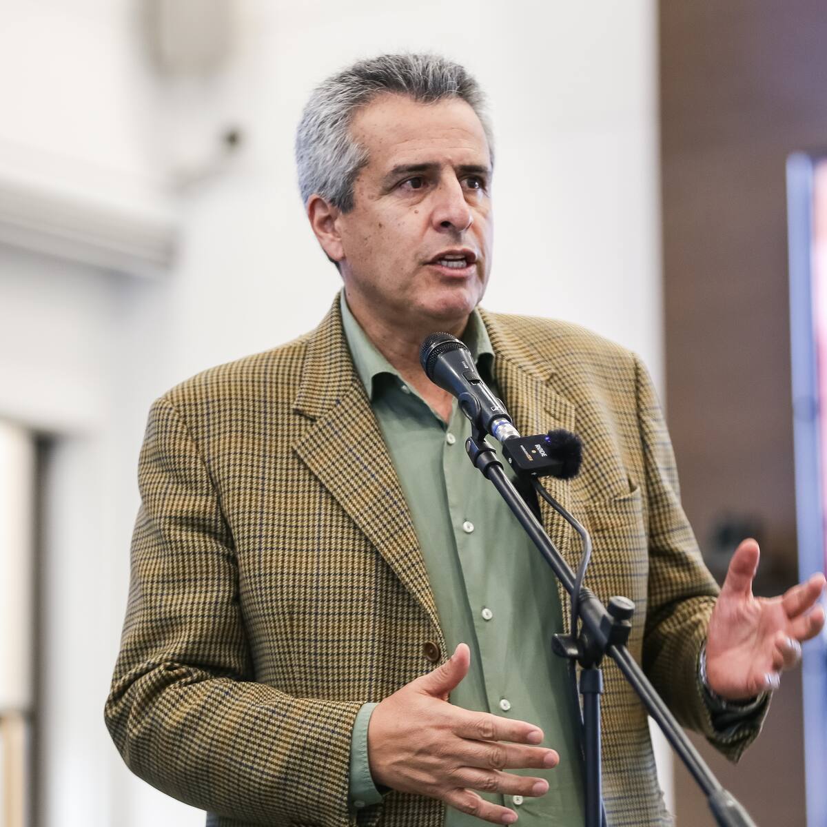 Hay que buscar la solución, de qué van a vivir: Min Interior sobre financiación al ELN