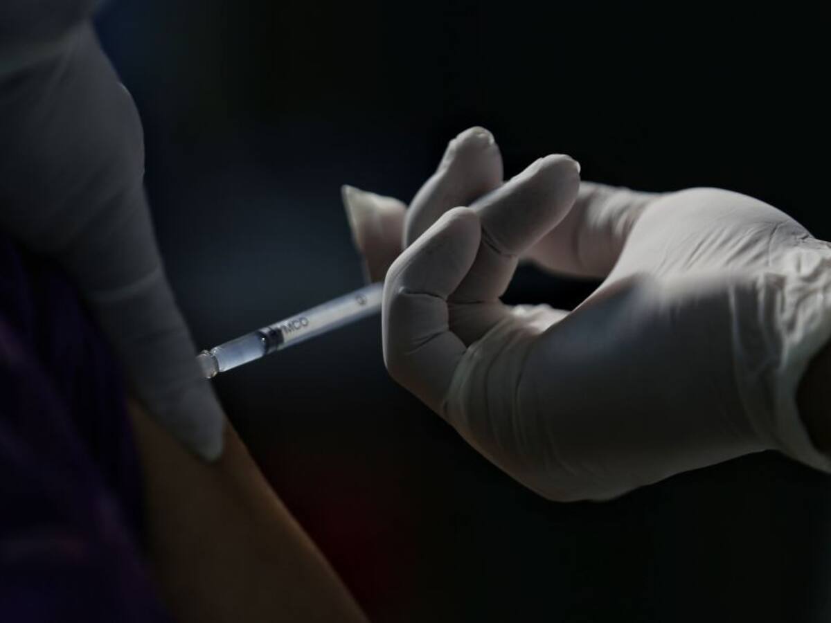COVID-19: Colombia llegó a los 27.000 casos nuevos en un día