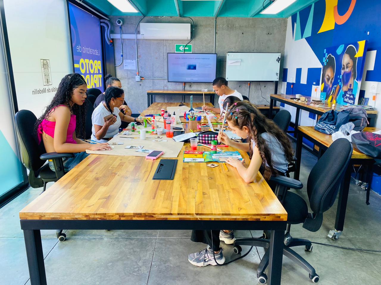 Talleres navideños CVS. Cortesía: Alcaldía de Medellín