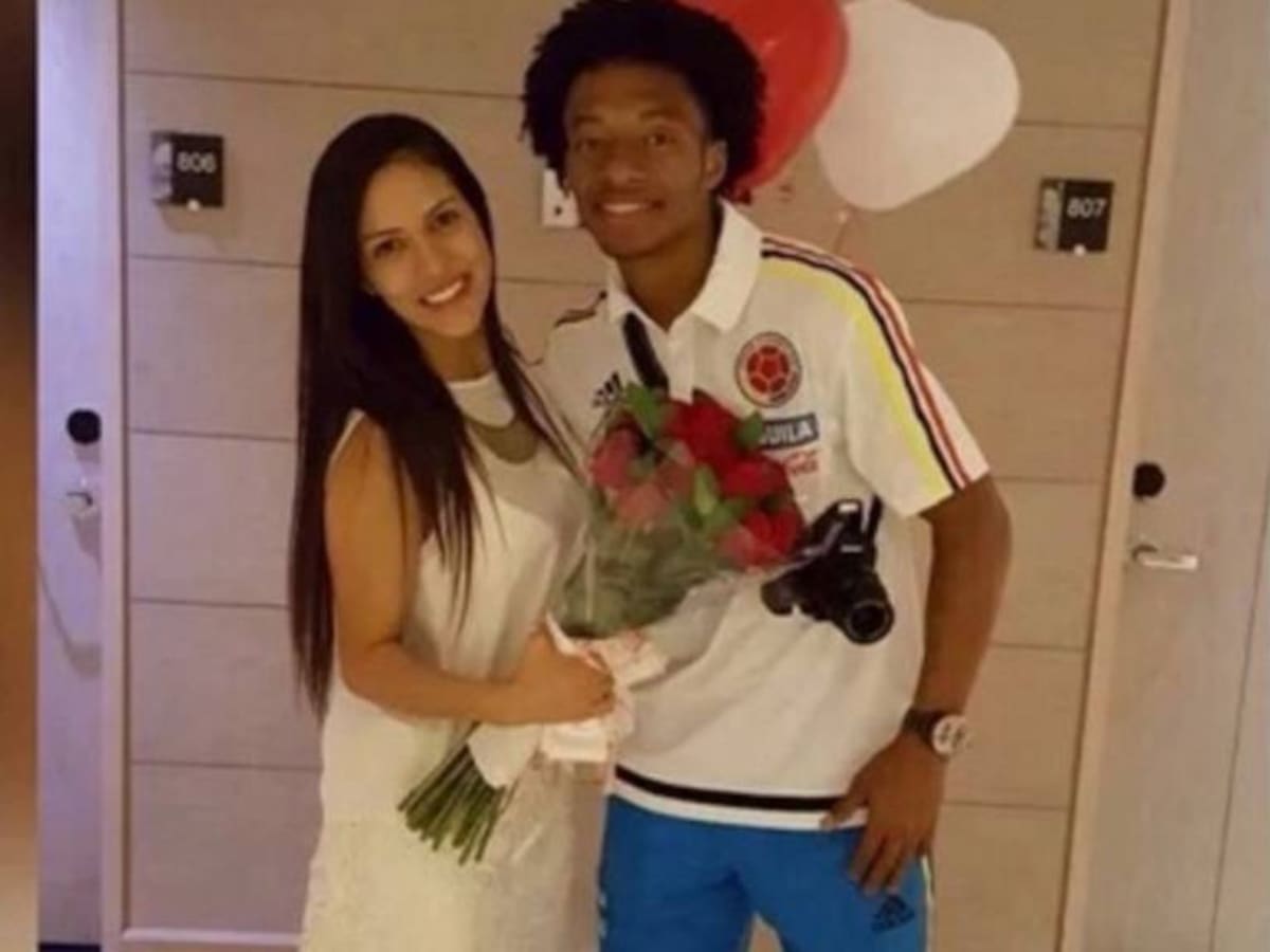 En sudadera y con camiseta de la selección se casó Cuadrado