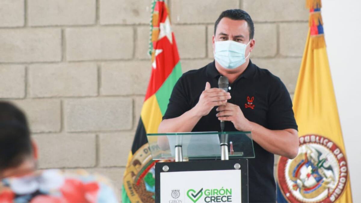 Alcalde de Girón tendrá que abandonar su cargo