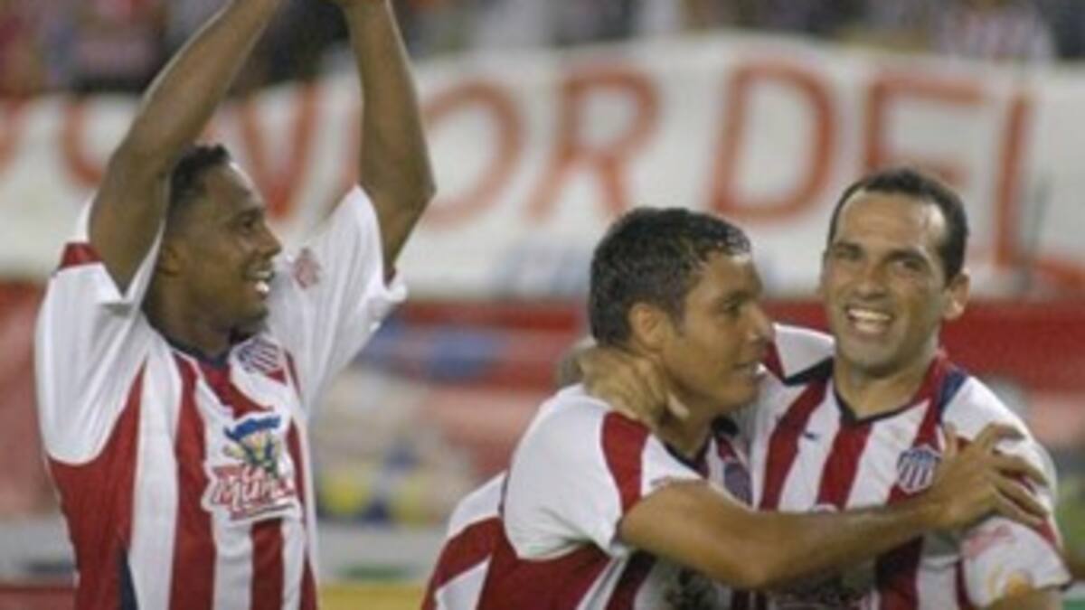 Junior, Chicó y América dominan fútbol colombiano. Nacional y Millonarios en crisis
