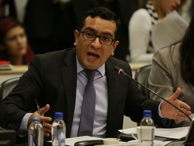 Uribismo propone implementar seis días sin IVA para reactivar el comercio