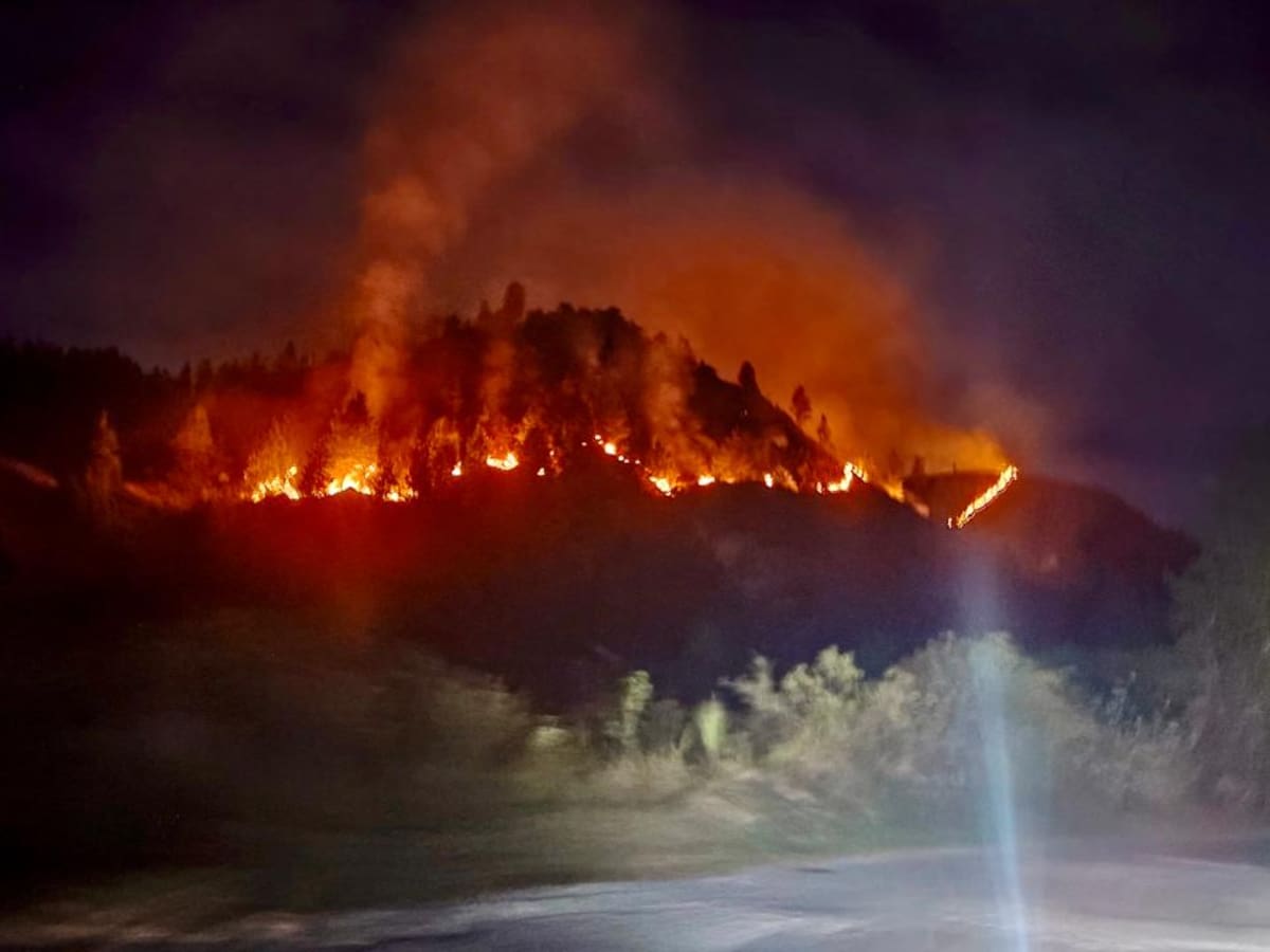 Gigantesco incendio forestal entre Popayán y El Tambo dejó un bombero herido