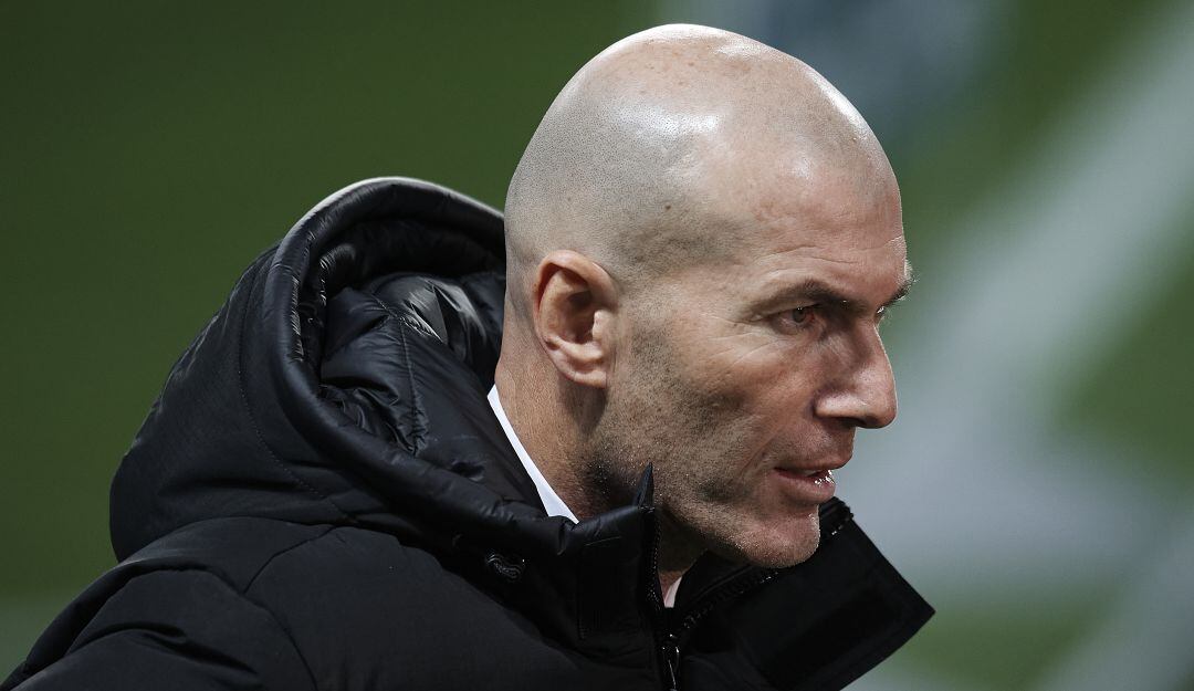 Zinedine Zidane se enojó en rueda de prensa previo al próximo partido del Real Madrid.