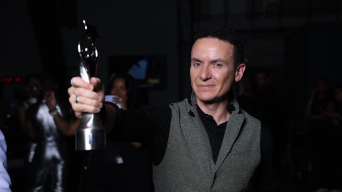 Fonseca recibe el galardón Soberano Internacional y emociona al público en República Dominicana