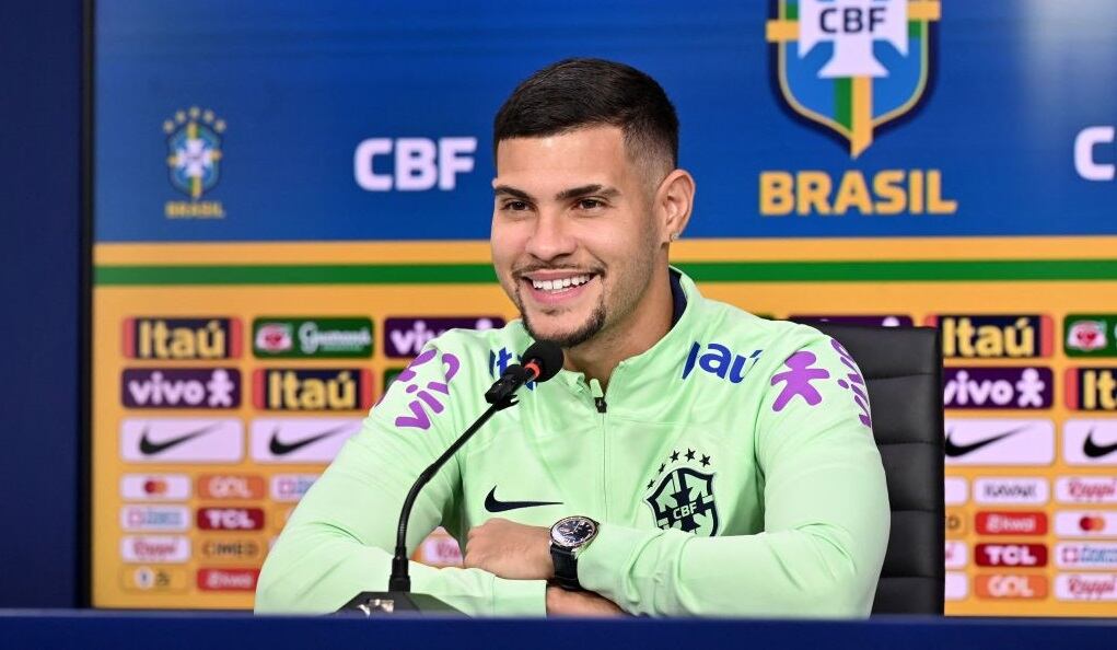Bruno Guimaraes, mediocampista de Brasil (Photo by CRIS BOURONCLE/AFP via Getty Images)