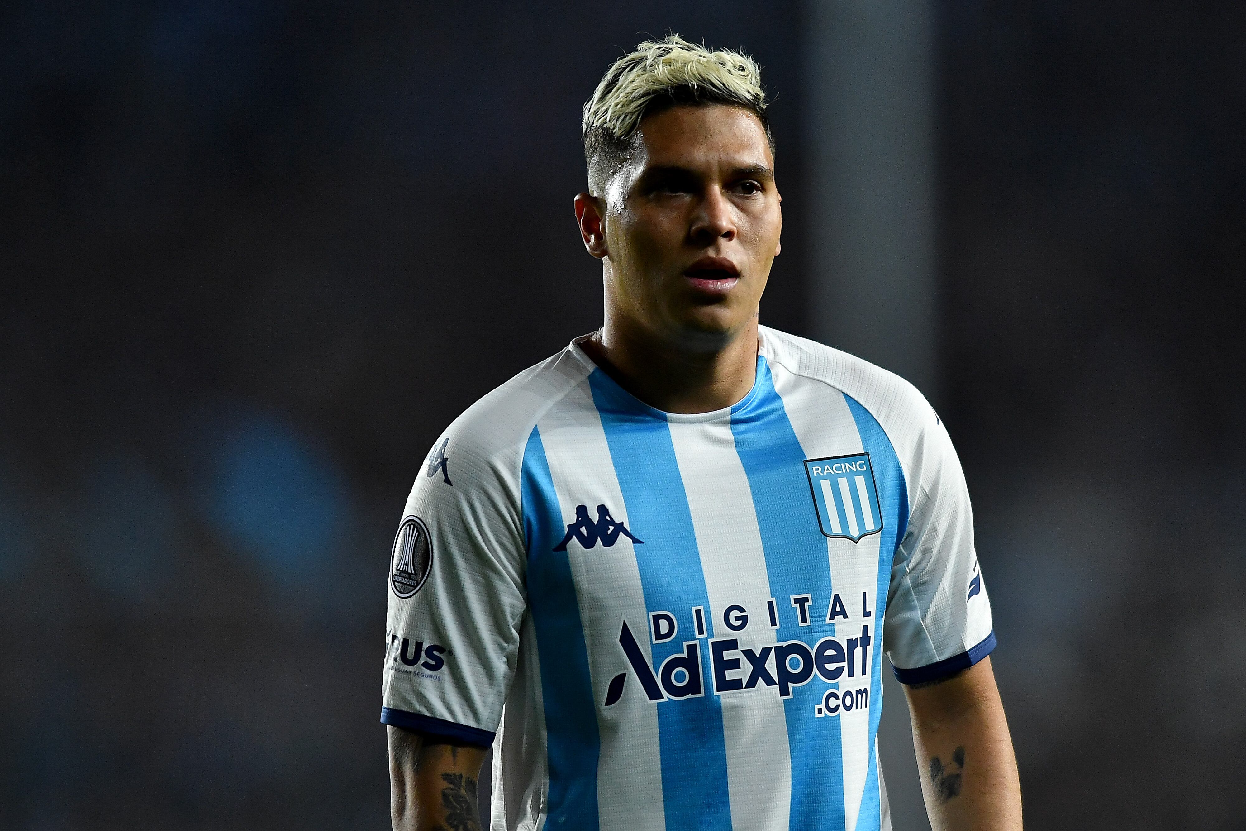 Juan Fernando Quintero jugó los 90 minutos ante Boca Juniors. (Photo by Marcelo Endelli/Getty Images)