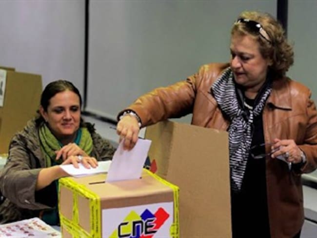 EE.UU. urge reconteo de votos en Venezuela