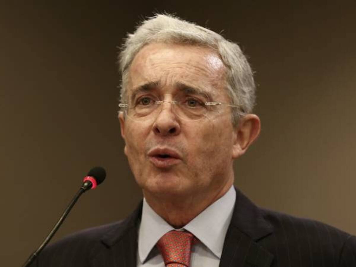 Álvaro Uribe descarta ser el próximo presidente del Congreso