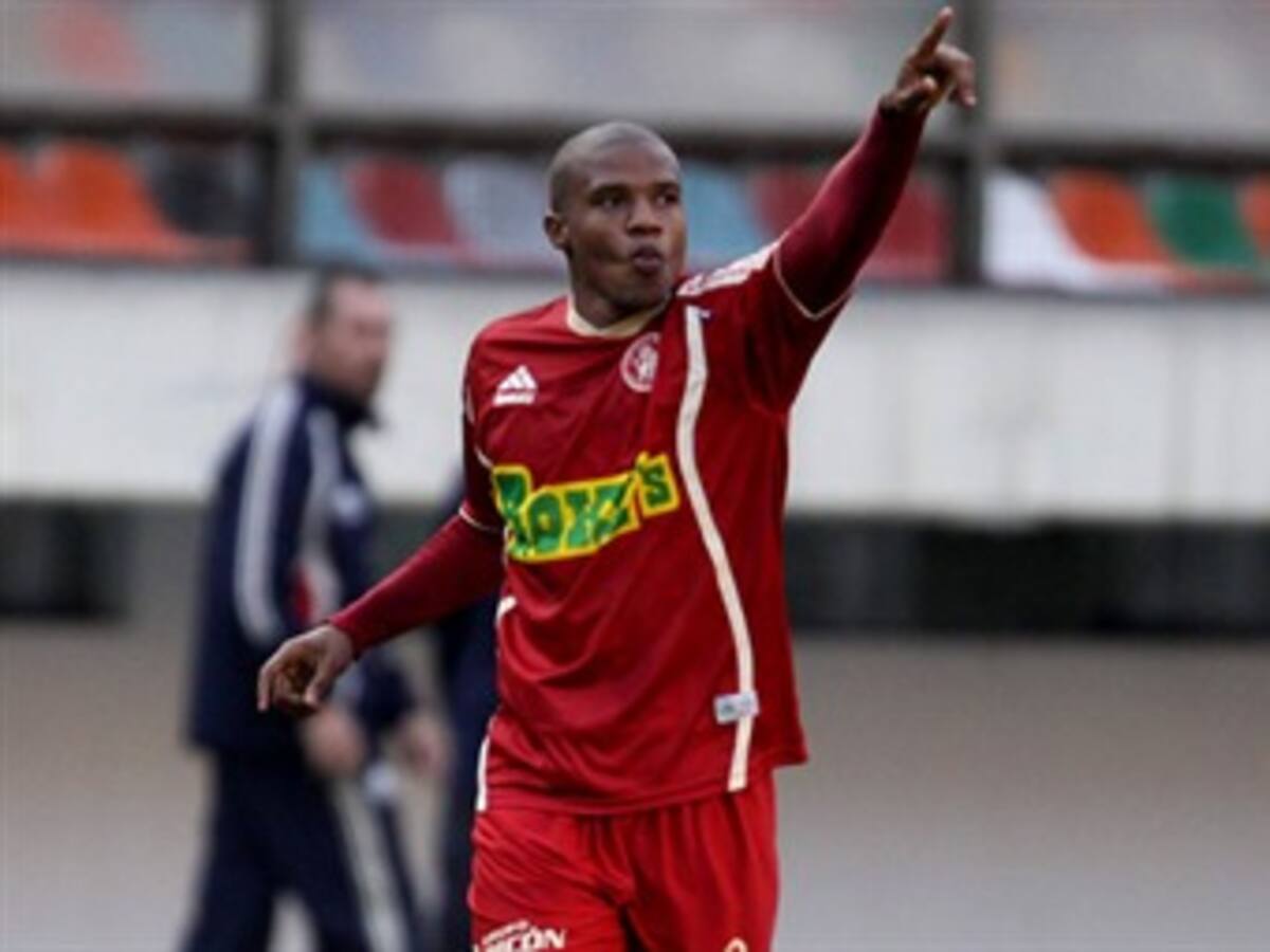Doblete del colombiano Perea pone a León de Huánuco en final y Libertadores