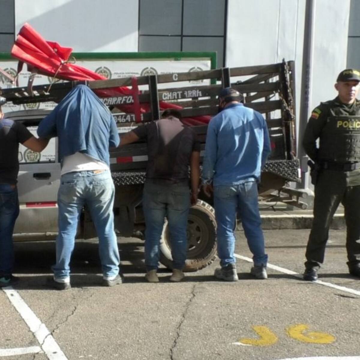 Cinco hombres capturados por hurtar 40 m de cable
