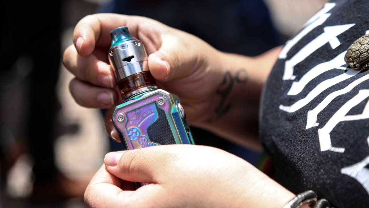Publicidad de cigarros electrónicos y vapeadores debe ser regulada