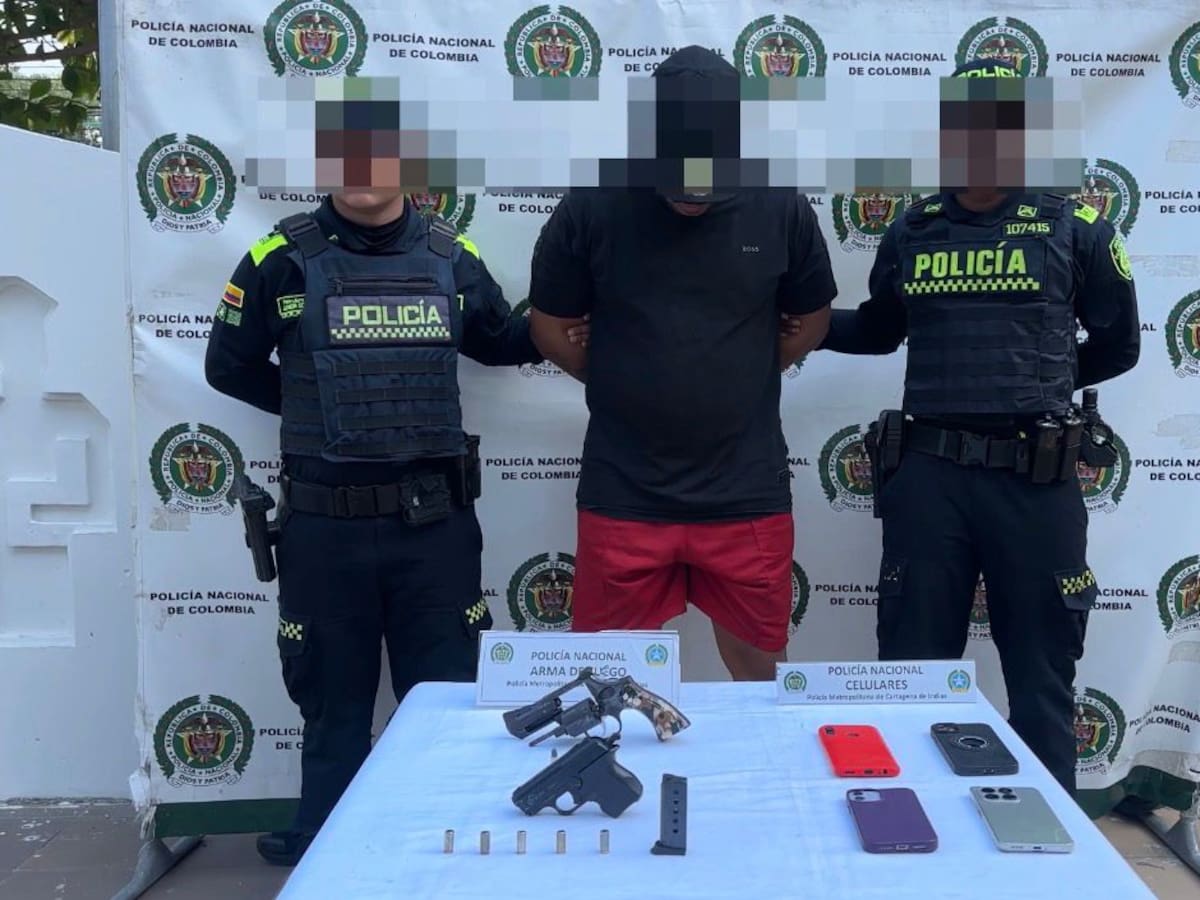 Capturado sujeto con 132 paquetes de marihuana y dos armas de fuego en el barrio El Campestre