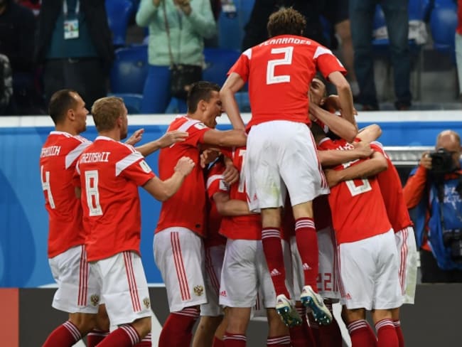 Rusia venció 3-1 a Egipto y quedó a un paso de los octavos de final