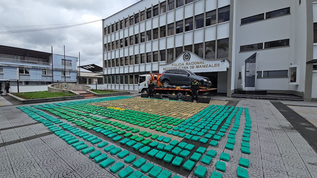 Las autoridades incautaron aproximadamente una tonelada de marihuana en la vía Manizales - Bogotá