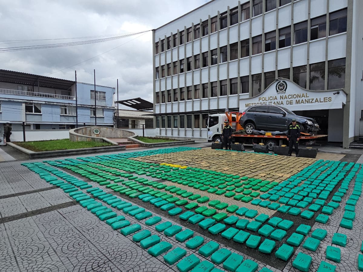 Las autoridades incautaron aproximadamente una tonelada de marihuana en la vía Manizales - Bogotá