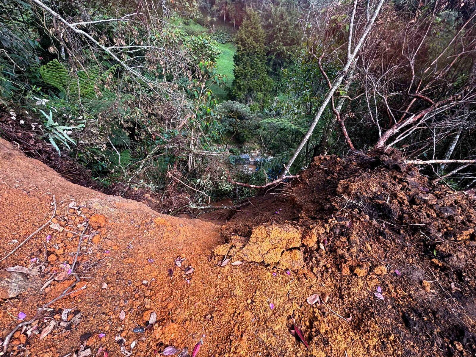 Por anomalías y omisión de normas fue suspendida la apertura de una vía en San Antonio de Prado Foto: Alcaldía de Medellín