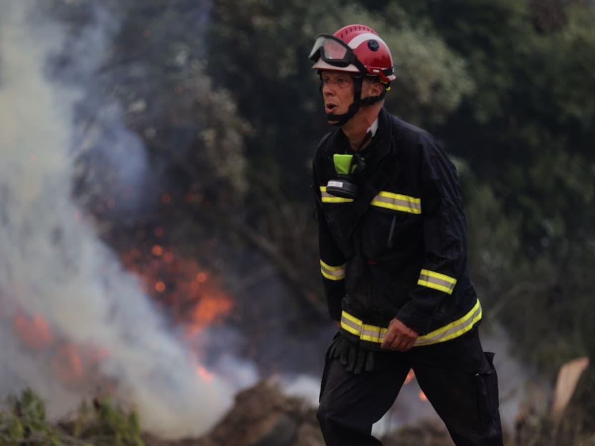 Preocupación por incendios que se extienden en Rusia y Grecia