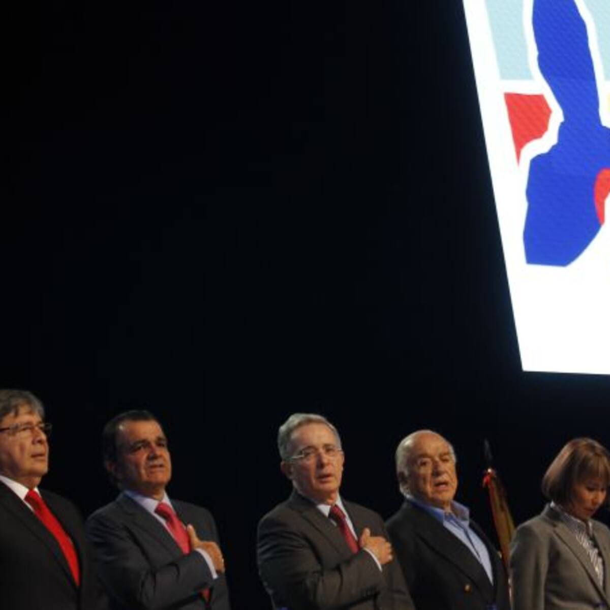Reformas del Gobierno Petro “plantean destruirlo todo”: Centro Democrático