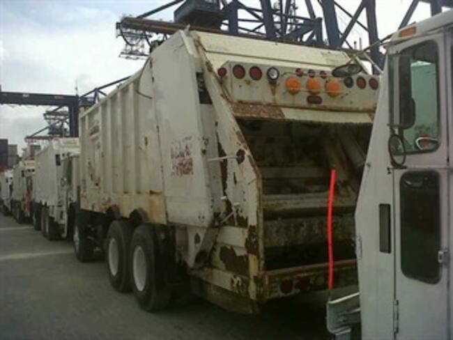 Conductores de camiones de basura siguen en Cartagena