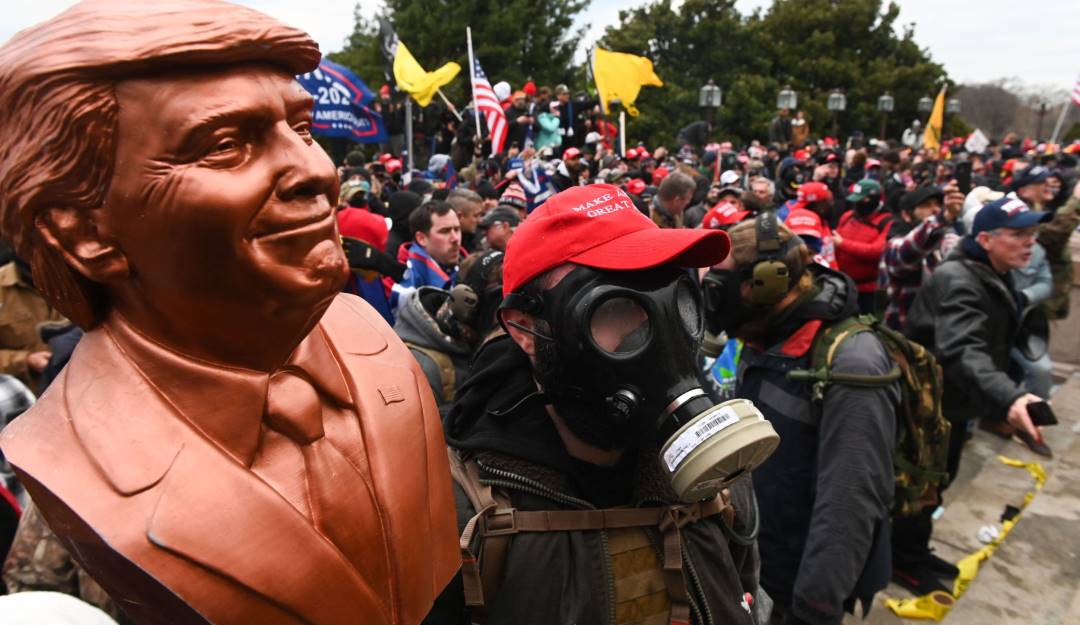Manifestantes a las afueras del Capitolio de Estados Unidos el 6 de enero de 2020.     Foto: Getty 