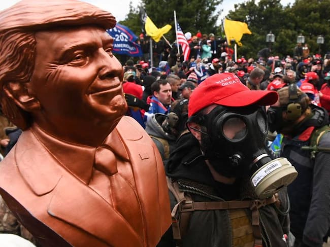 Manifestantes a las afueras del Capitolio de Estados Unidos el 6 de enero de 2020. Foto: Getty