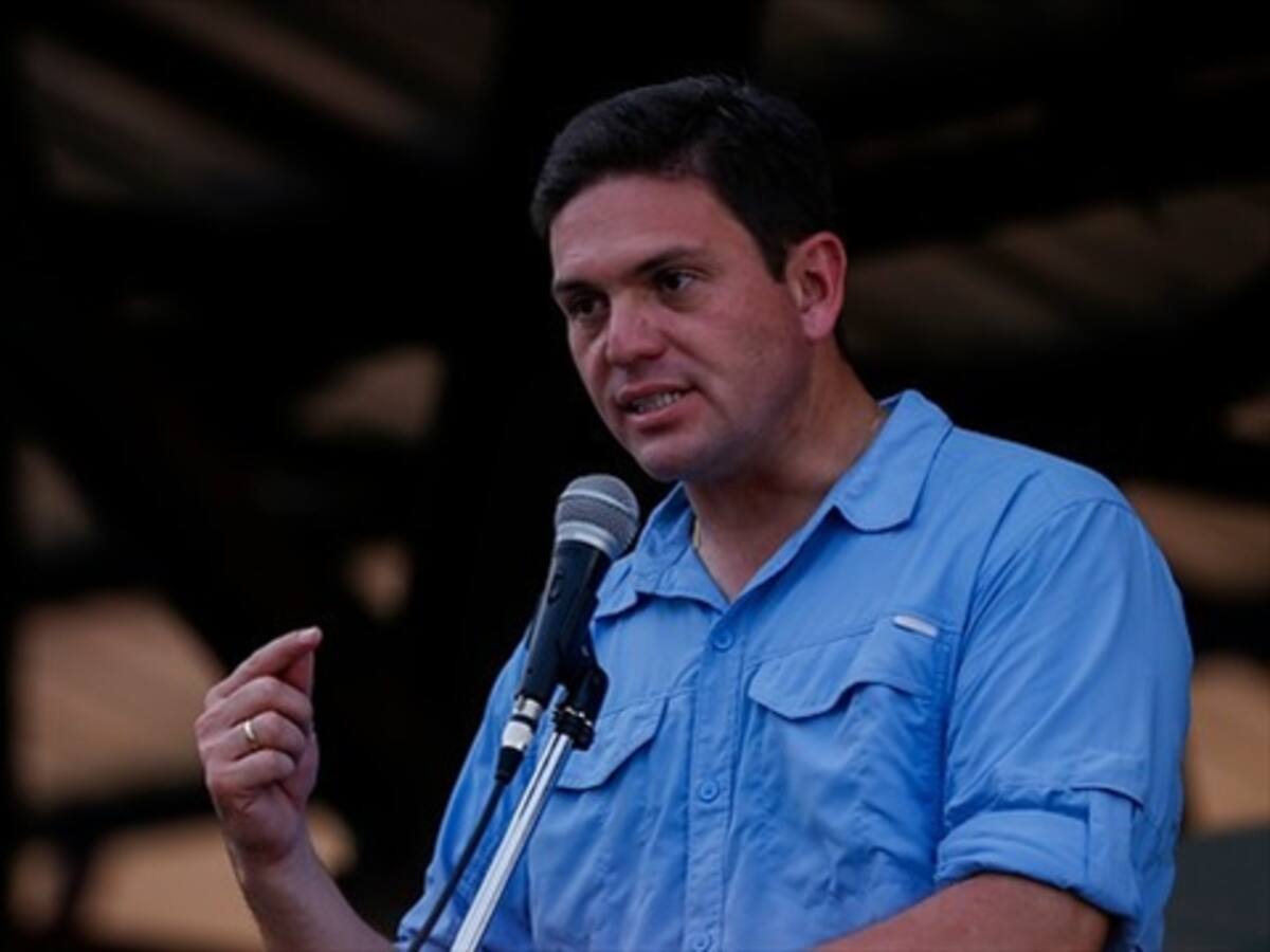 Abogaré para que Fuerzas Militares garanticen la paz: Mindefensa