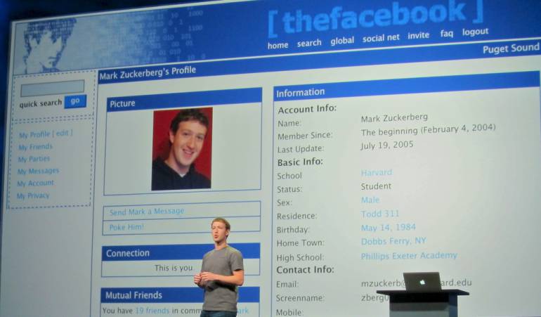 Desde la primera versión de Facebook (foto), la red social ha evolucionado mucho, no solo pensando en los usuarios, sino en sus negocios.