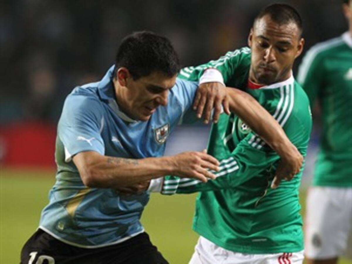Uruguay clasifica y espera a Argentina en cuartos de final