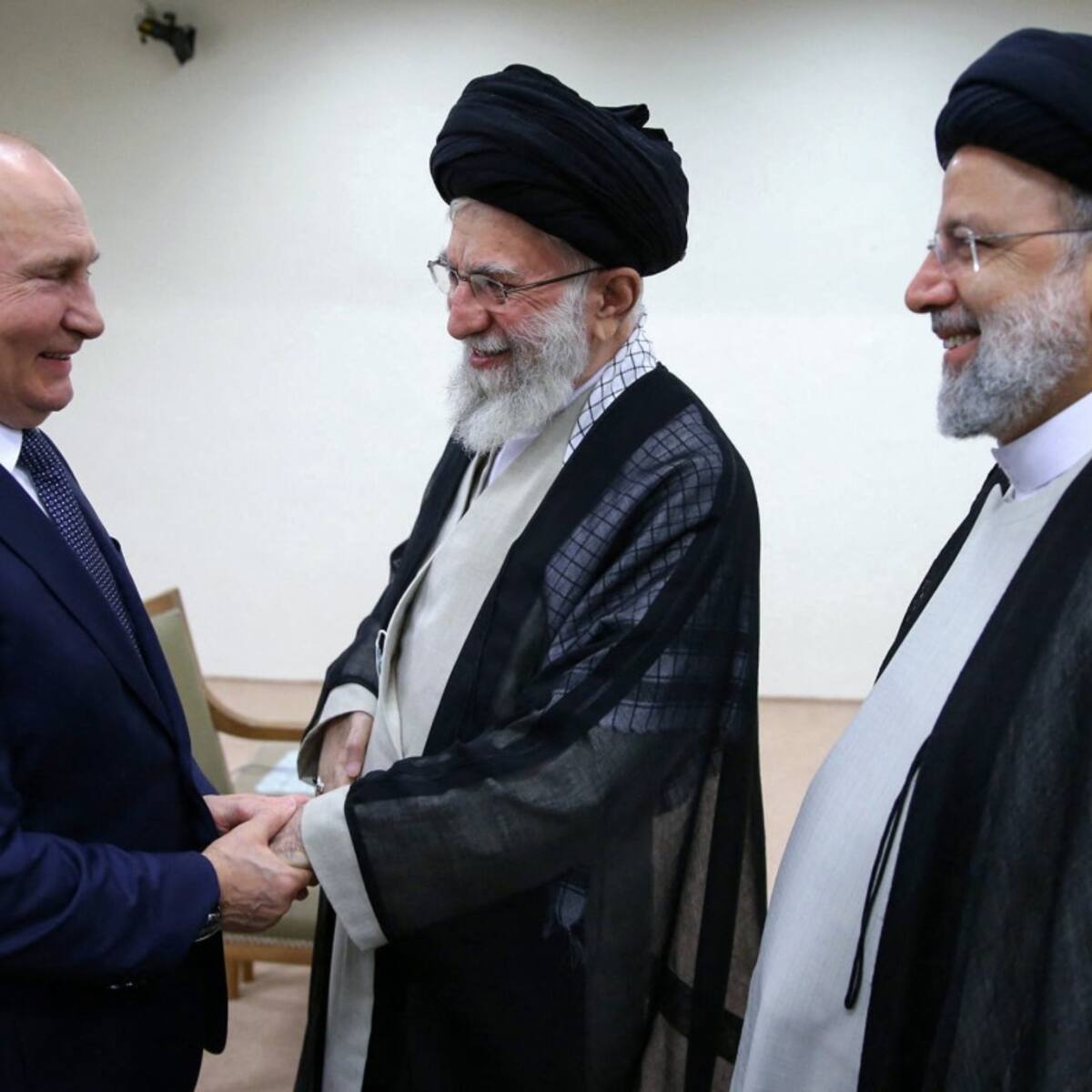 Putin da su apoyo “inquebrantable” de Rusia a Irán tras la elección de nuevo líder supremo