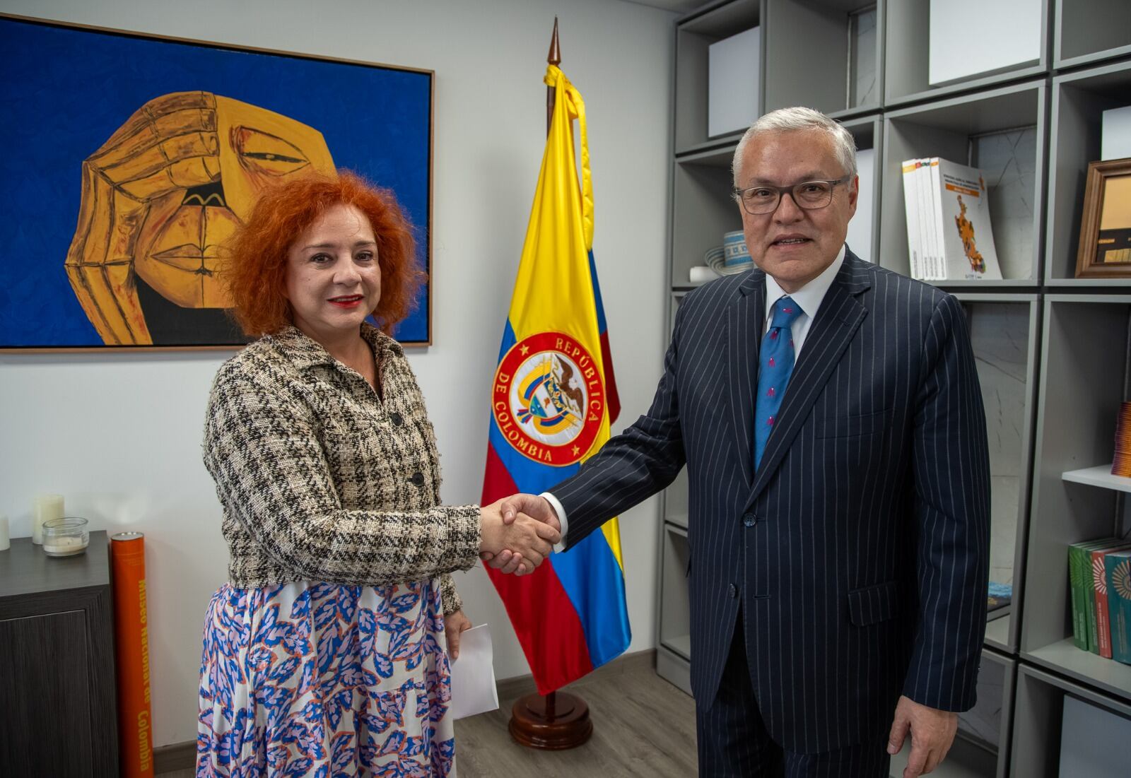 Lilia Solano, directora de la Unidad para las Víctimas y el exministro de Justicia, Néstor Osuna. Foto Cortesía