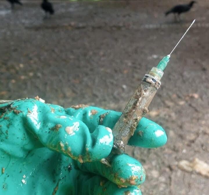 Uno de los elementos encontrados en la basura y que causaron lesiones a los trabajadores en La Ceja. Foto: Cortesía.