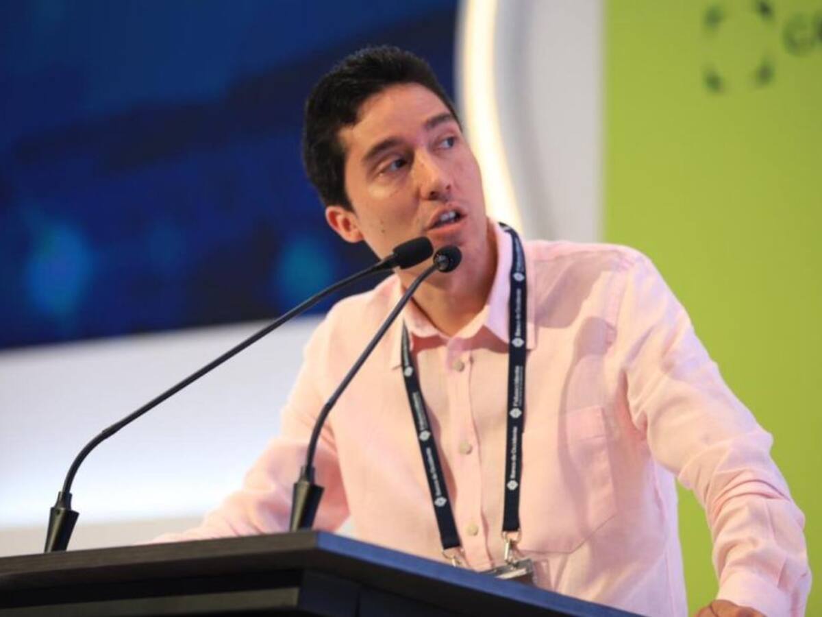 Presidente Fedesarrollo: “El Gobierno tendría que recortar el gasto público en $20 billones″