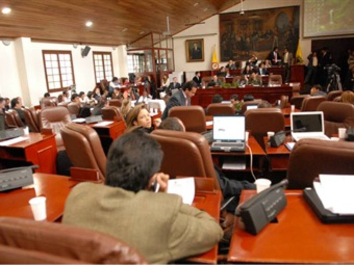 Distrito prepara decreto para llamar a extras al Concejo para debatir valorización