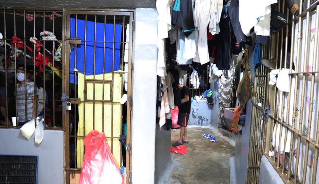 Algunas estaciones de policía en Bogotá tienen hacinamiento de mas del 600%