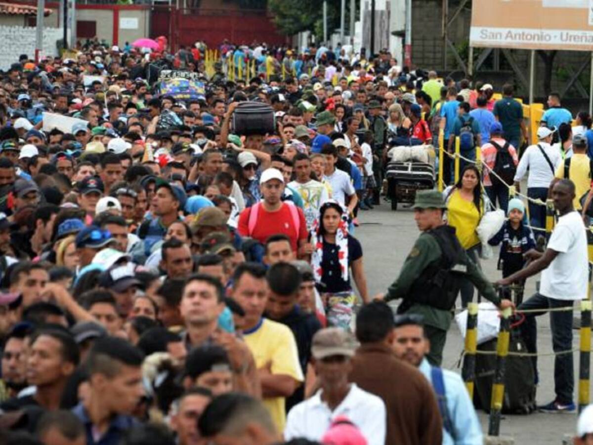 Migrantes venezolanos podrían causar “sobrecupo” en terminales colombianas