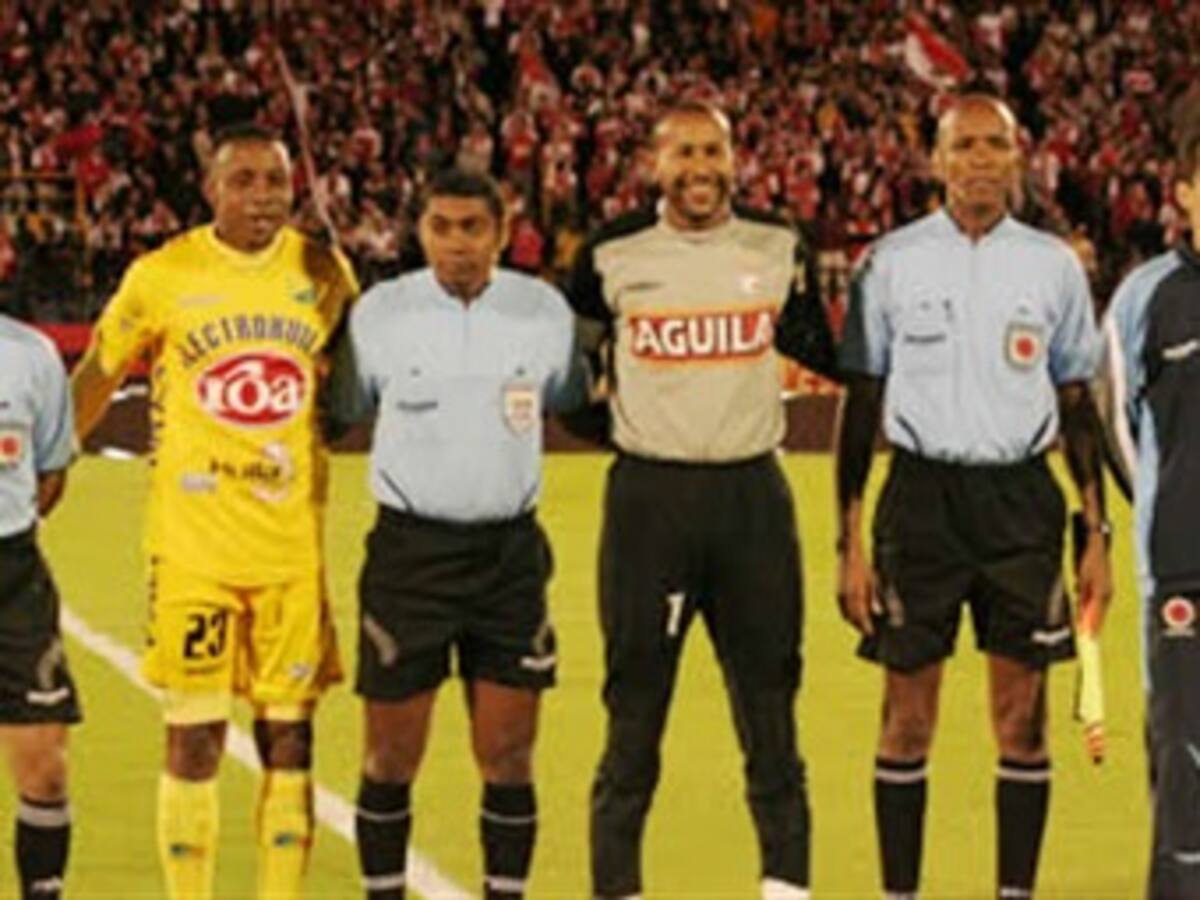 Huila, Santa fe y Nacional definen este domingo el último cupo a la final del futbol colombiano