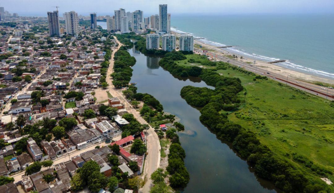 En conmemoración del Día del Agua, que junto empleaos y operarios de Aguas de Cartagena, Sacsa, Traso, Pacaribe, desarrollarán la actividad