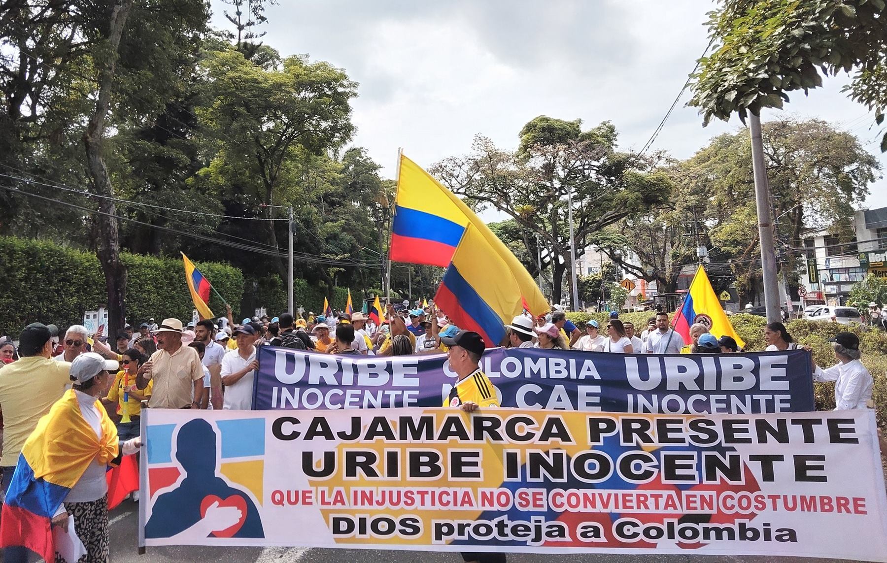Marcha en respaldo al expresidente Uribe en Ibagué
