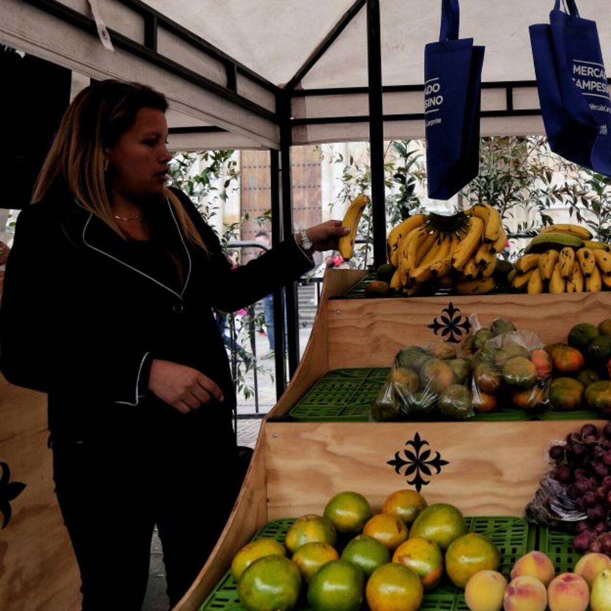 Vuelve el gran mercado campesino a la Plaza de Bolívar en Bogotá