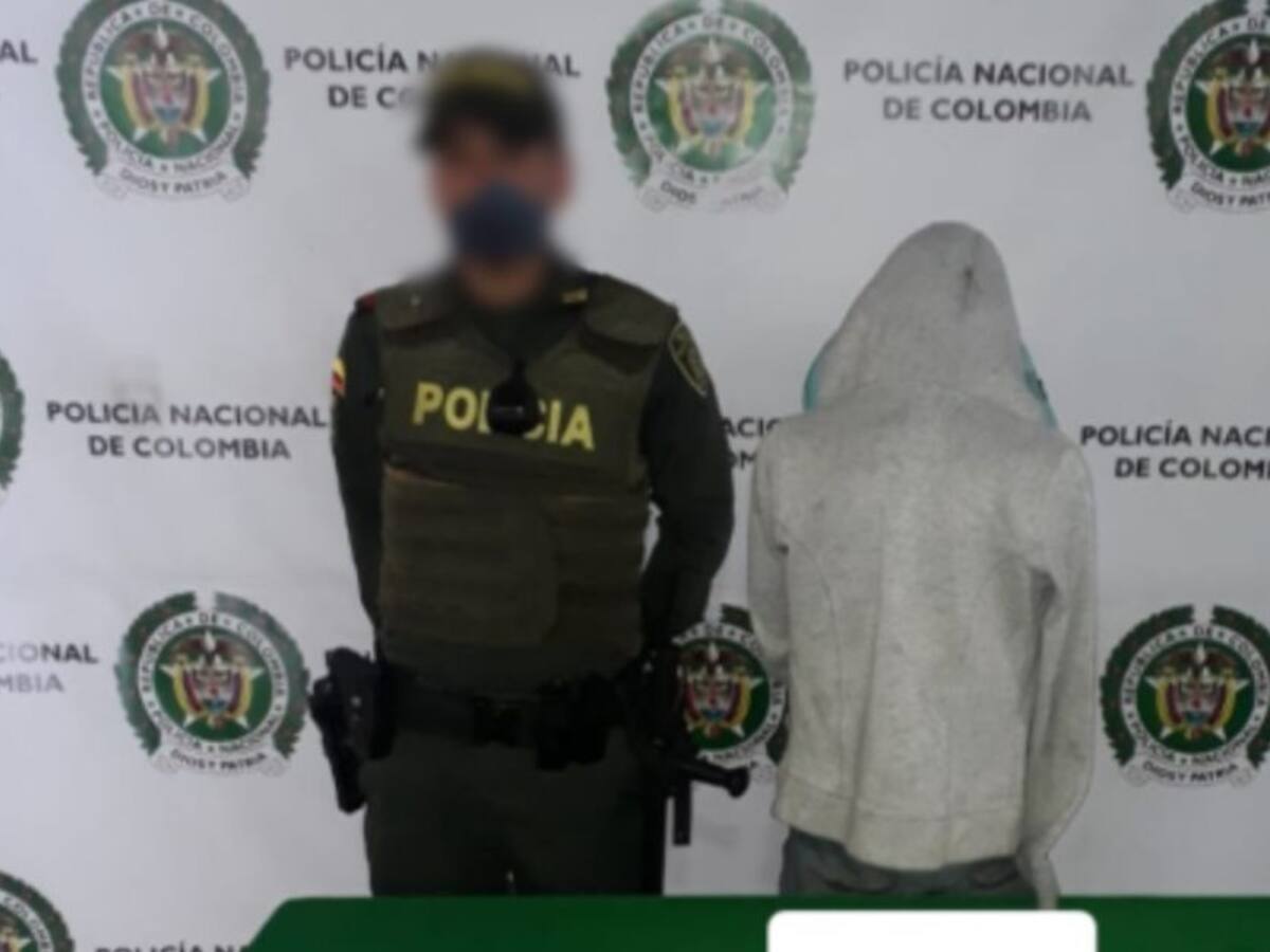 Capturan a hombre que agredió con una botella a un taxista por hurtarle